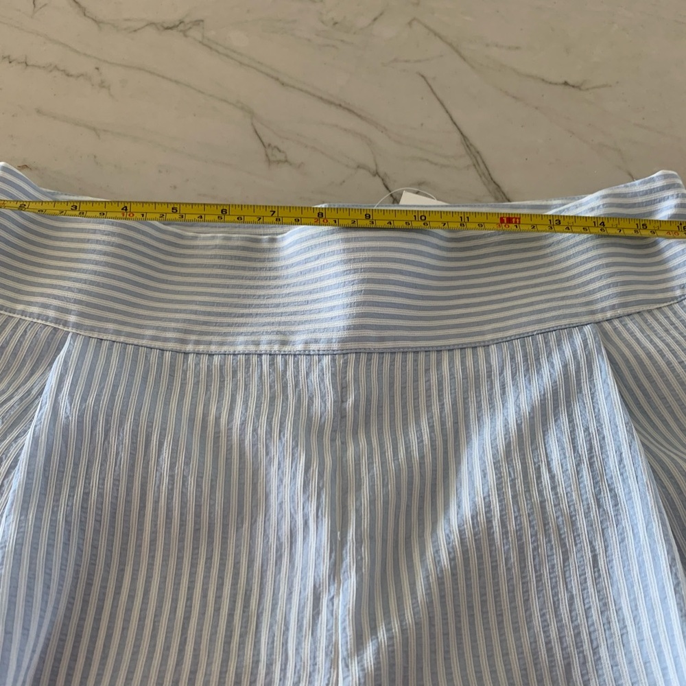 NWT. Club Monaco Bryanna Pant, Pantalons, Light blue stripe. Size 10. - Picture 7 of 8